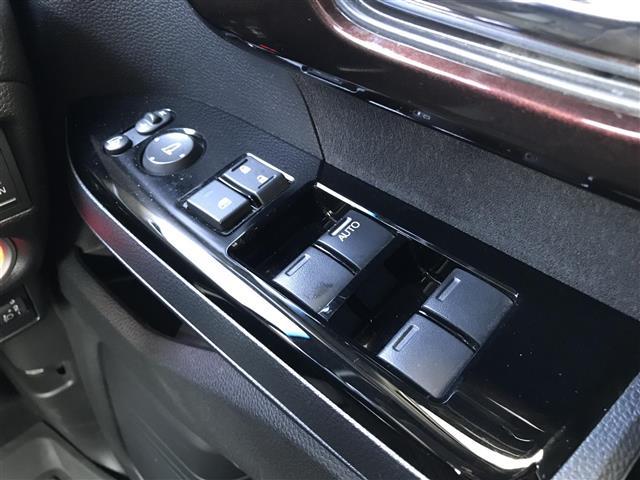 N-BOXカスタム Lターボ 4WD 純正8型ナビ/フルセグ/DVD/CD/BT/USB Bカメラ ビルトインETC ドラレコ 前席シートヒーター レーダークルコン レーンキープアシスト LEDヘット/フォグライト 純正15型AW(14枚目)