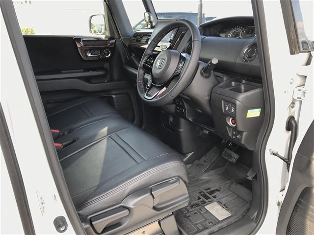 N-BOXカスタム Lターボ 4WD 純正8型ナビ/フルセグ/DVD/CD/BT/USB Bカメラ ビルトインETC ドラレコ 前席シートヒーター レーダークルコン レーンキープアシスト LEDヘット/フォグライト 純正15型AW(16枚目)