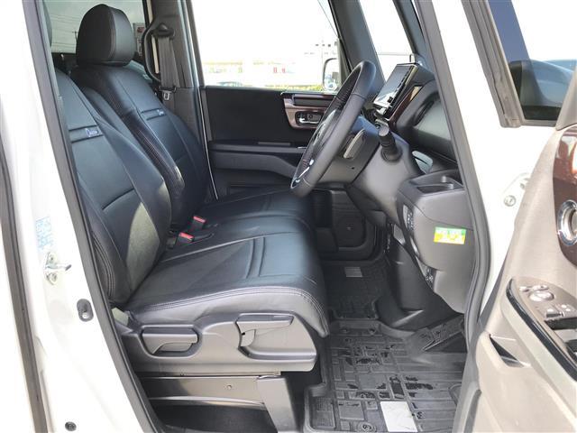 N-BOXカスタム Lターボ 4WD 純正8型ナビ/フルセグ/DVD/CD/BT/USB Bカメラ ビルトインETC ドラレコ 前席シートヒーター レーダークルコン レーンキープアシスト LEDヘット/フォグライト 純正15型AW(17枚目)