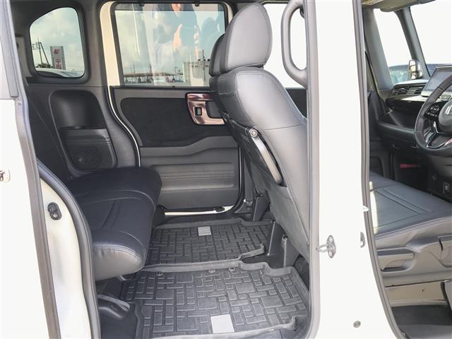 N-BOXカスタム Lターボ 4WD 純正8型ナビ/フルセグ/DVD/CD/BT/USB Bカメラ ビルトインETC ドラレコ 前席シートヒーター レーダークルコン レーンキープアシスト LEDヘット/フォグライト 純正15型AW(19枚目)