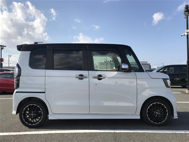 N-BOXカスタム Lターボ 4WD 純正8型ナビ/フルセグ/DVD/CD/BT/USB Bカメラ ビルトインETC ドラレコ 前席シートヒーター レーダークルコン レーンキープアシスト LEDヘット/フォグライト 純正15型AW(32枚目)