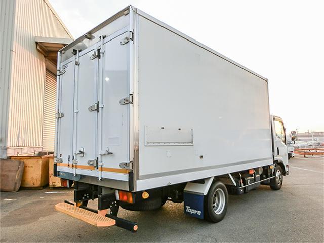エルフトラック 　東プレ製冷蔵冷凍車　２エバ　積載量２０００ｋｇ　ロングボディ　ワイドボディ　前室－３０度設定　後室－５度設定　対応免許／準中型免許（5枚目）