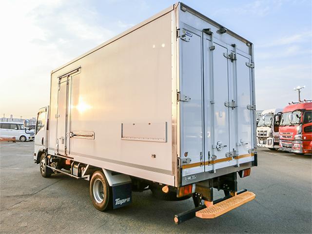 エルフトラック 　東プレ製冷蔵冷凍車　２エバ　積載量２０００ｋｇ　ロングボディ　ワイドボディ　前室－３０度設定　後室－５度設定　対応免許／準中型免許（6枚目）