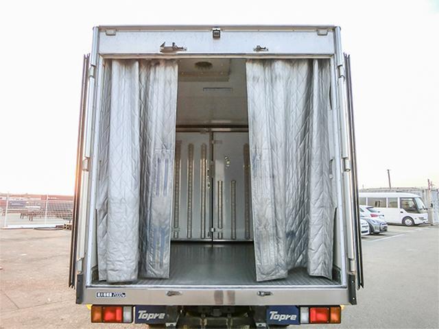 エルフトラック 　東プレ製冷蔵冷凍車　２エバ　積載量２０００ｋｇ　ロングボディ　ワイドボディ　前室－３０度設定　後室－５度設定　対応免許／準中型免許（8枚目）