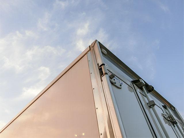 エルフトラック 　東プレ製冷蔵冷凍車　２エバ　積載量２０００ｋｇ　ロングボディ　ワイドボディ　前室－３０度設定　後室－５度設定　対応免許／準中型免許（27枚目）