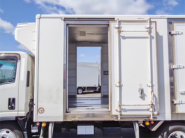 エルフトラック 　冷蔵冷凍車　デンソー製冷凍機　－３２度設定　両サイドスライドドア　両サイド観音扉　対応免許／準中型免許（14枚目）