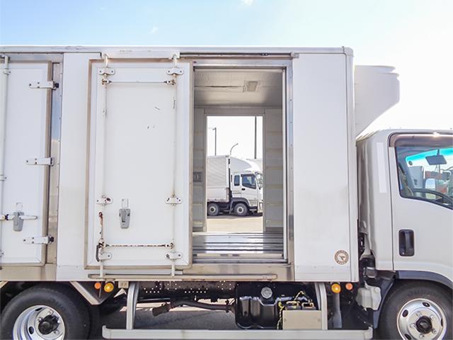 エルフトラック 　冷蔵冷凍車　デンソー製冷凍機　－３２度設定　両サイドスライドドア　両サイド観音扉　対応免許／準中型免許（15枚目）