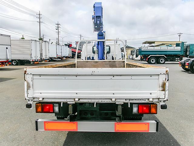 アトラストラック 　タダノ製４段クレーン　ラジコン　フックイン　６速ミッション　最大積載３，０００ｋｇ　荷台寸法（長３６６×幅１８０×高３７）　２トン　２ｔ　対応免許／準中型免許（7枚目）