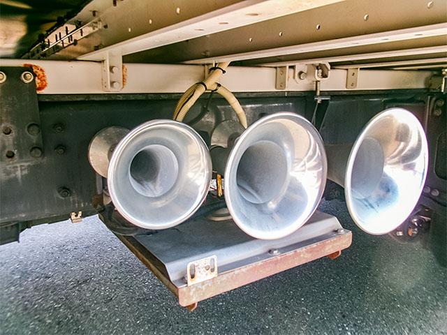スウェーデンその他  トレクス製アルミウイング 410馬力 総輪エアサス アルミホイール 最大積載13,400kg 荷台寸法(長935×幅241×高258) 10トン 10t 対応免許/大型免許(23枚目)