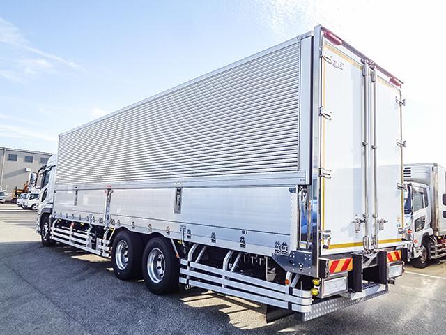 スーパーグレート 　日本トレクス製アルミウイング　積載１３３００ｋｇ　ラッシング３段　ハイルーフ　総輪エアサス　シフトパイロット　荷台寸法（長９６１×幅２４０×高２５２）　１０トン　１０ｔ　対応免許／大型免許（6枚目）