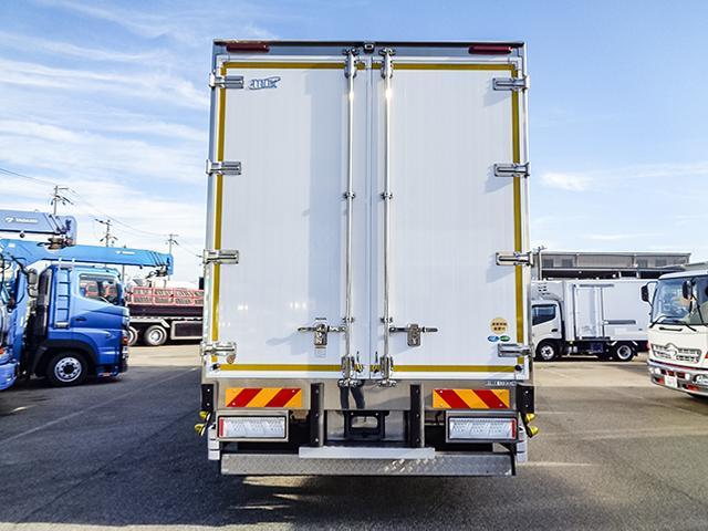 スーパーグレート 　日本トレクス製アルミウイング　積載１３３００ｋｇ　ラッシング３段　ハイルーフ　総輪エアサス　シフトパイロット　荷台寸法（長９６１×幅２４０×高２５２）　１０トン　１０ｔ　対応免許／大型免許（7枚目）