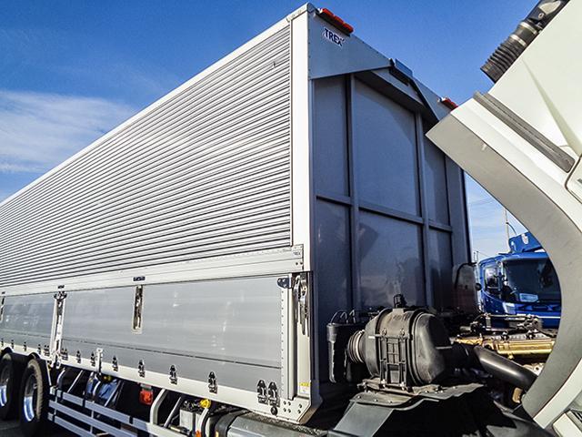 スーパーグレート 　日本トレクス製アルミウイング　積載１３３００ｋｇ　ラッシング３段　ハイルーフ　総輪エアサス　シフトパイロット　荷台寸法（長９６１×幅２４０×高２５２）　１０トン　１０ｔ　対応免許／大型免許（13枚目）