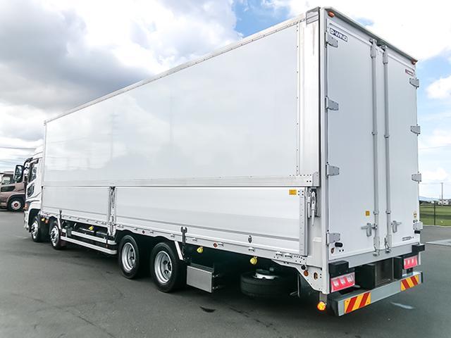 スーパーグレート 　パブコ製パネルウイング　ハイルーフ　４軸低床　後輪エアサス　最大積載１３，３００ｋｇ　荷台寸法（長９６２×幅２４１×高２６４）　１０トン　１０ｔ　対応免許／大型免許（8枚目）