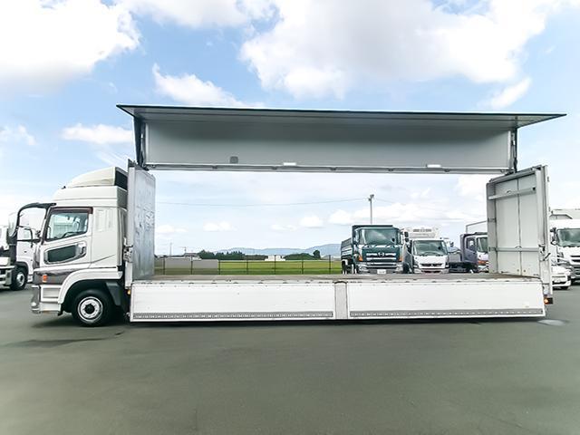 スーパーグレート 　パブコ製パネルウイング　ハイルーフ　４軸低床　後輪エアサス　最大積載１３，３００ｋｇ　荷台寸法（長９６２×幅２４１×高２６４）　１０トン　１０ｔ　対応免許／大型免許（11枚目）