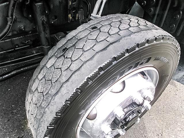 スーパーグレート 　パブコ製パネルウイング　ハイルーフ　４軸低床　後輪エアサス　最大積載１３，３００ｋｇ　荷台寸法（長９６２×幅２４１×高２６４）　１０トン　１０ｔ　対応免許／大型免許（29枚目）