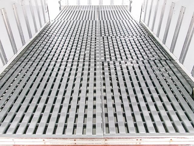 キャラバン 　冷蔵冷凍車　車検あり　両側スライドドア　床ステンレス　最大積載１，０００ｋｇ　荷台寸法（長３１４×幅１４７×高１３３）　２トン　２ｔ　対応免許／普通免許（18枚目）