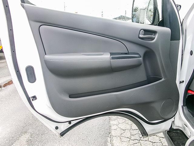 キャラバン 　冷蔵冷凍車　車検あり　両側スライドドア　床ステンレス　最大積載１，０００ｋｇ　荷台寸法（長３１４×幅１４７×高１３３）　２トン　２ｔ　対応免許／普通免許（32枚目）