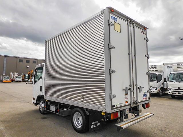 エルフトラック 　日本フルハーフ製アルミバン　１０尺ボディ　５速ミッション　最大積載２，０００ｋｇ　荷台寸法（長３１４×幅１７７×高２１０）　２トン　２ｔ　対応免許／５ｔ限定準中型免許（6枚目）