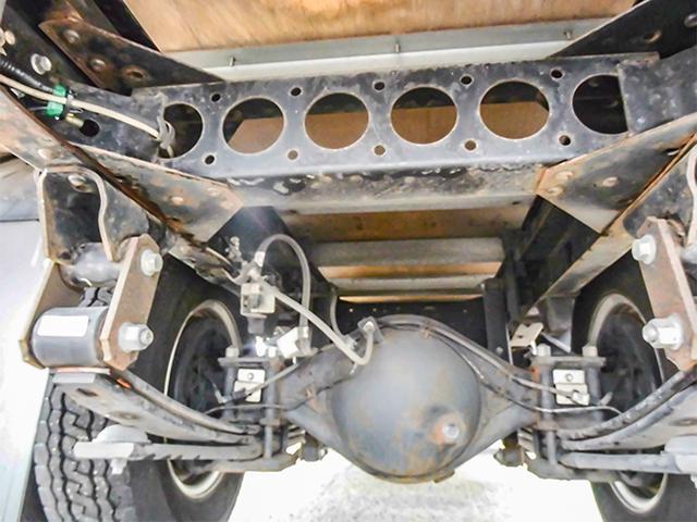 エルフトラック 　日本フルハーフ製アルミバン　１０尺ボディ　５速ミッション　最大積載２，０００ｋｇ　荷台寸法（長３１４×幅１７７×高２１０）　２トン　２ｔ　対応免許／５ｔ限定準中型免許（11枚目）