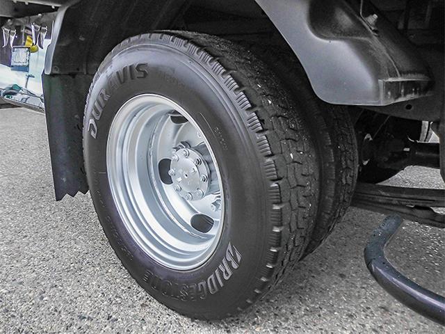 エルフトラック 　日本フルハーフ製アルミバン　１０尺ボディ　５速ミッション　最大積載２，０００ｋｇ　荷台寸法（長３１４×幅１７７×高２１０）　２トン　２ｔ　対応免許／５ｔ限定準中型免許（15枚目）