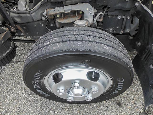 エルフトラック 　日本フルハーフ製アルミバン　１０尺ボディ　５速ミッション　最大積載２，０００ｋｇ　荷台寸法（長３１４×幅１７７×高２１０）　２トン　２ｔ　対応免許／５ｔ限定準中型免許（16枚目）