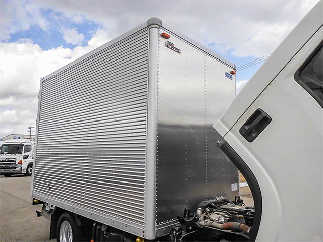 エルフトラック 　日本フルハーフ製アルミバン　１０尺ボディ　５速ミッション　最大積載２，０００ｋｇ　荷台寸法（長３１４×幅１７７×高２１０）　２トン　２ｔ　対応免許／５ｔ限定準中型免許（20枚目）