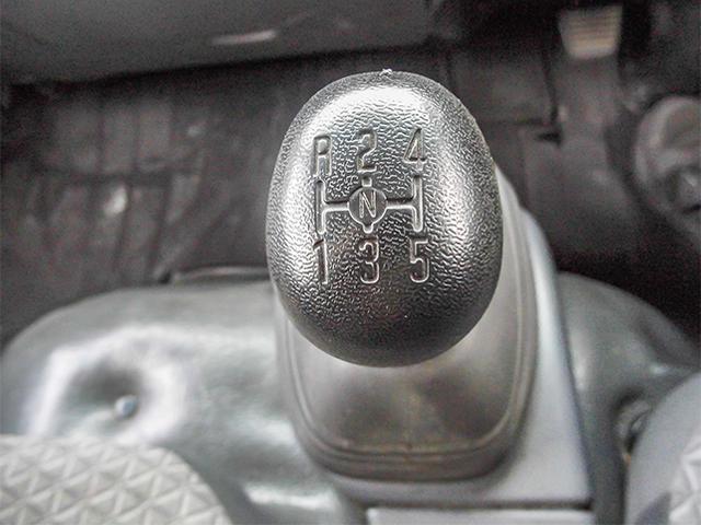 エルフトラック 　日本フルハーフ製アルミバン　１０尺ボディ　５速ミッション　最大積載２，０００ｋｇ　荷台寸法（長３１４×幅１７７×高２１０）　２トン　２ｔ　対応免許／５ｔ限定準中型免許（29枚目）