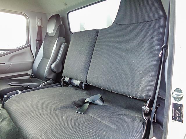 キャンター 　パブコ製アルミウィング　積載量２０００ｋｇ　荷台寸法（長４２９×幅２０９×高２２４）　ワイドボディ　ロングボディ　車検有　２トン　２ｔ　対応免許／準中型免許（30枚目）