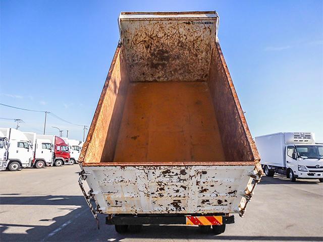 フォワード  新明和製深ダンプ 土砂禁 8立米 6速ミッション ターボ車 最大積載3100kg 荷台寸法(長340×幅200×高119) 4トン 4t 対応免許/8t限定中型免許(18枚目)