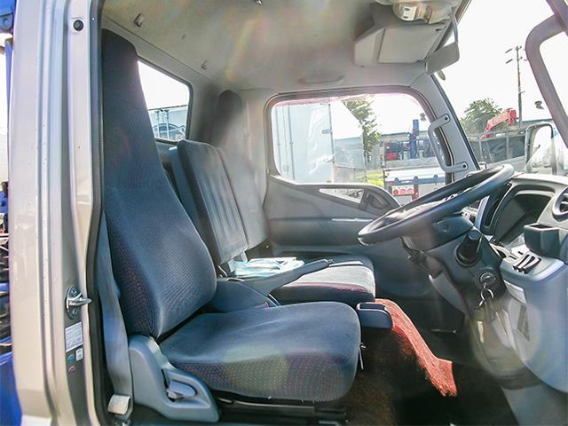 キャンター  タダノ製4段クレーン付 ラジコン 車検あり カスタムグレード フックイン 2.63t 最大積載3,000kg 荷台寸法(長287×幅181×高35) 2トン 2t 対応免許/準中型免許(28枚目)