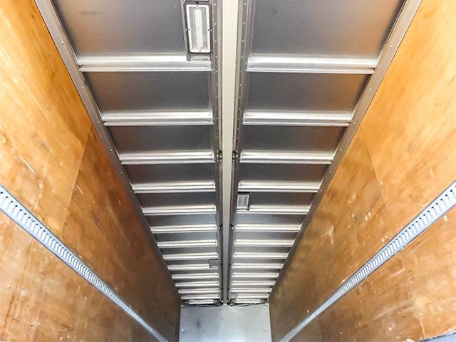 ギガ  トレクス製アルミウイング 低床 ハイルーフ リターダー 後輪エアサス 2デフ 最大積載13,800kg 荷台寸法(長961×幅239×高264) 10トン 10t 対応免許/大型免許(9枚目)