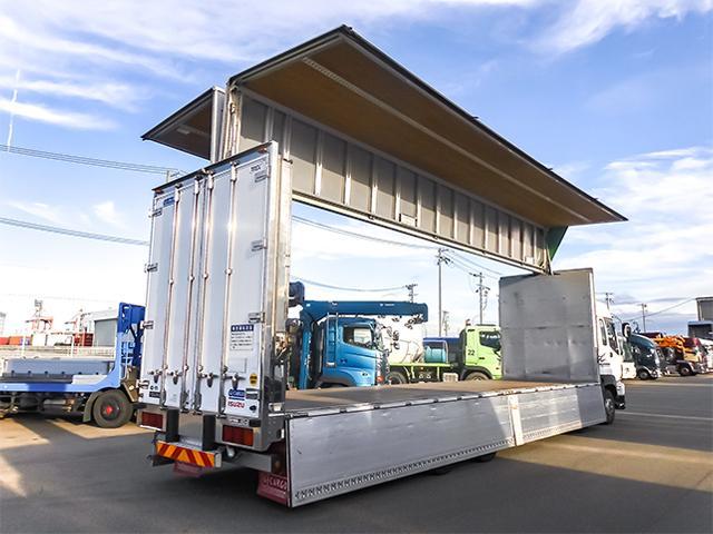 ギガ  トレクス製アルミウイング 低床 ハイルーフ リターダー 後輪エアサス 2デフ 最大積載13,800kg 荷台寸法(長961×幅239×高264) 10トン 10t 対応免許/大型免許(16枚目)
