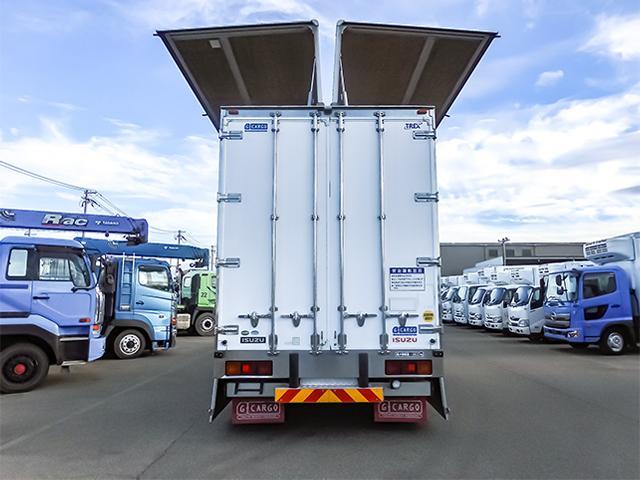 ギガ  トレクス製アルミウイング 低床 ハイルーフ リターダー 後輪エアサス 2デフ 最大積載13,800kg 荷台寸法(長961×幅239×高264) 10トン 10t 対応免許/大型免許(18枚目)
