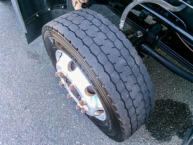 クオン  日本トレクス製アルミウイング ハイルーフ 後輪エアサス 2デフ エスコット 最大積載13,500kg 荷台寸法(長961×幅241×高265) 10トン 10t 対応免許/大型免許(30枚目)
