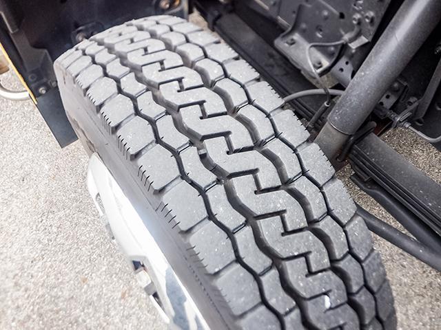 エルフトラック アルミブロック平ボディ 2段煽り ワイドボディ ロングボディ 床鉄板 スムーサー 最大積載4,000kg 荷台寸法(長435×幅212×高70) 4トン 4t 対応免許/8t限定中型免許(19枚目)