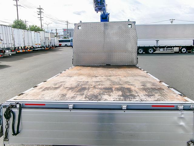 エルフトラック 　タダノ製４段クレーン　ＺＸ２６４　ラジコン　ワイドボディ　積載３８５０ｋｇ　内フック７対　６速ミッション　荷台寸法（長３６４×幅２０８×高３９）　４トン　４ｔ　対応免許／８ｔ限定中型免許（12枚目）