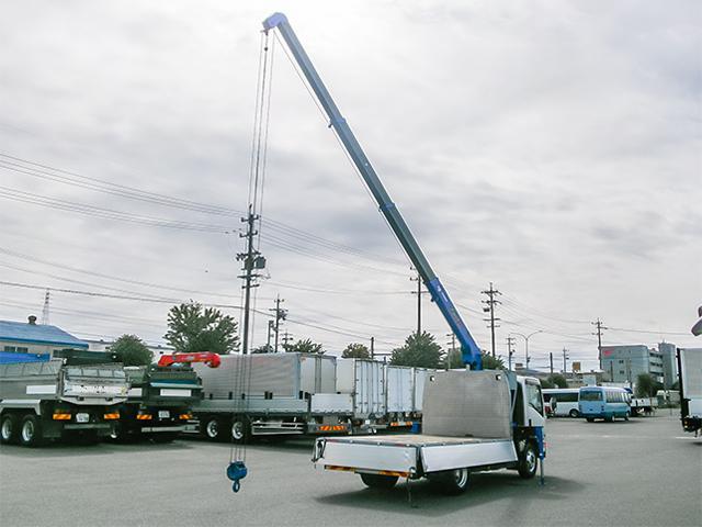 エルフトラック 　タダノ製４段クレーン　ＺＸ２６４　ラジコン　ワイドボディ　積載３８５０ｋｇ　内フック７対　６速ミッション　荷台寸法（長３６４×幅２０８×高３９）　４トン　４ｔ　対応免許／８ｔ限定中型免許（18枚目）