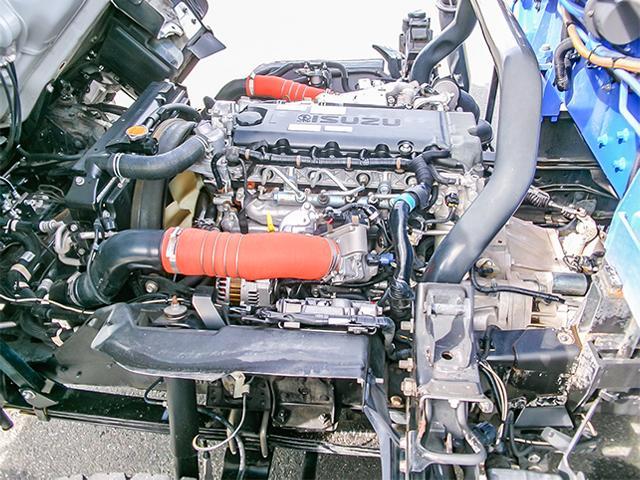 エルフトラック 　タダノ製４段クレーン　ＺＸ２６４　ラジコン　ワイドボディ　積載３８５０ｋｇ　内フック７対　６速ミッション　荷台寸法（長３６４×幅２０８×高３９）　４トン　４ｔ　対応免許／８ｔ限定中型免許（31枚目）