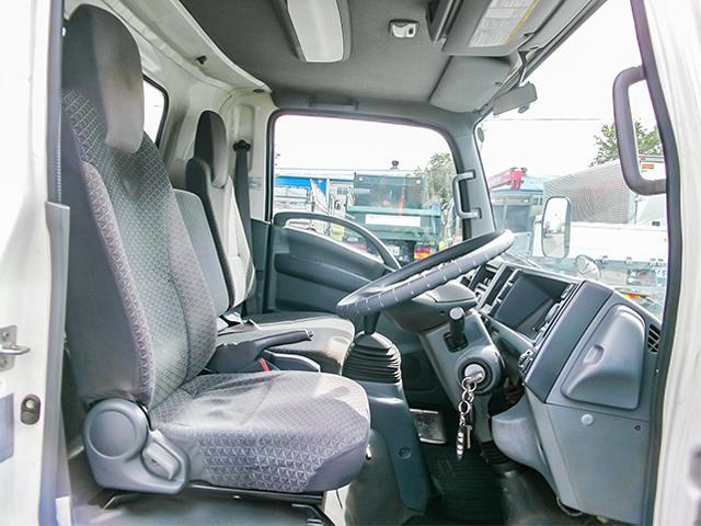 エルフトラック 　タダノ製４段クレーン　ＺＸ２６４　ラジコン　ワイドボディ　積載３８５０ｋｇ　内フック７対　６速ミッション　荷台寸法（長３６４×幅２０８×高３９）　４トン　４ｔ　対応免許／８ｔ限定中型免許（35枚目）