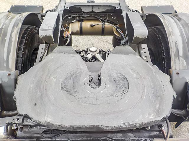 クオン トレーラーヘッド 車検あり 460馬力 アルミホイール 後輪エアサス エスコット 第五輪荷重11,500kg 10トン 10t 対応免許/大型免許(11枚目)