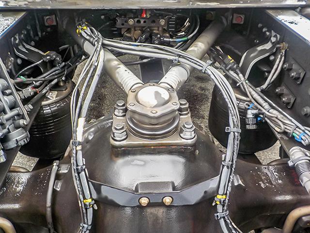 クオン トレーラーヘッド 車検あり 460馬力 アルミホイール 後輪エアサス エスコット 第五輪荷重11,500kg 10トン 10t 対応免許/大型免許(13枚目)