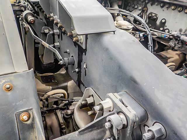 クオン トレーラーヘッド 車検あり 460馬力 アルミホイール 後輪エアサス エスコット 第五輪荷重11,500kg 10トン 10t 対応免許/大型免許(15枚目)