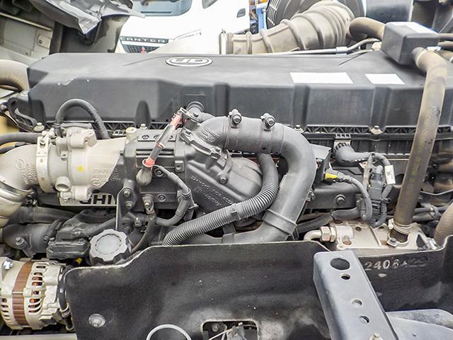 クオン トレーラーヘッド 車検あり 460馬力 アルミホイール 後輪エアサス エスコット 第五輪荷重11,500kg 10トン 10t 対応免許/大型免許(22枚目)