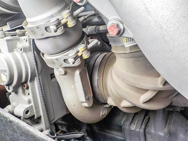 クオン トレーラーヘッド 車検あり 460馬力 アルミホイール 後輪エアサス エスコット 第五輪荷重11,500kg 10トン 10t 対応免許/大型免許(24枚目)