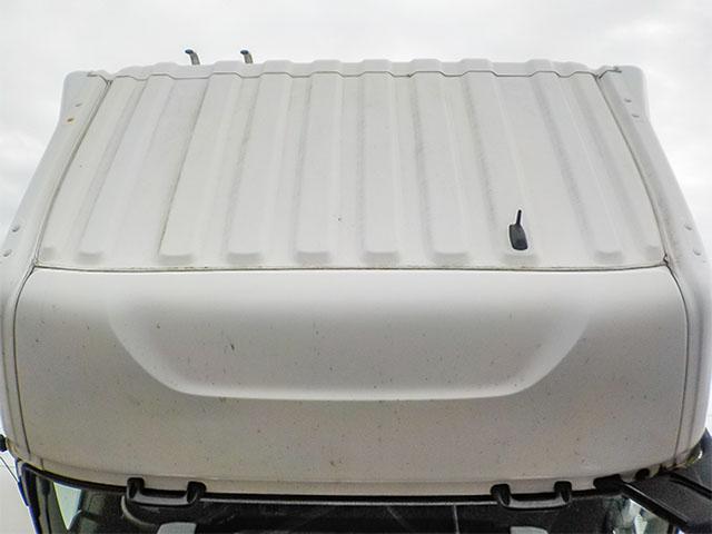 クオン トレーラーヘッド 車検あり 460馬力 アルミホイール 後輪エアサス エスコット 第五輪荷重11,500kg 10トン 10t 対応免許/大型免許(26枚目)