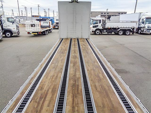 クオン 　トレクス製アルミウイング　油圧式パレットローラー　２デフ　最大積載１２，８００ｋｇ　荷台寸法（長９６０×幅２４１×高２６０）　１０トン　１０ｔ　対応免許／大型免許（19枚目）