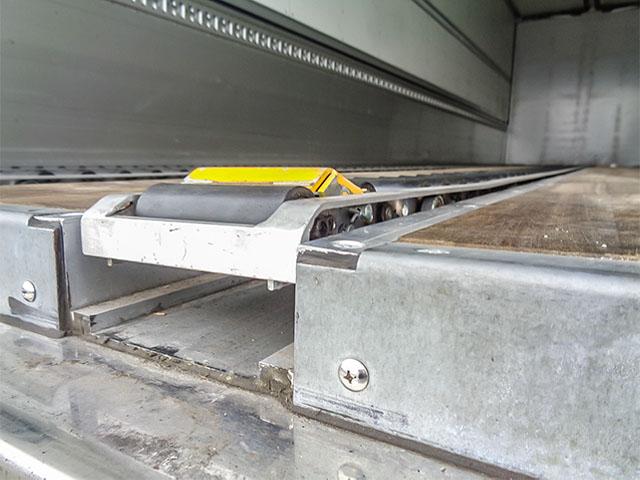 クオン 　トレクス製アルミウイング　油圧式パレットローラー　２デフ　最大積載１２，８００ｋｇ　荷台寸法（長９６０×幅２４１×高２６０）　１０トン　１０ｔ　対応免許／大型免許（22枚目）