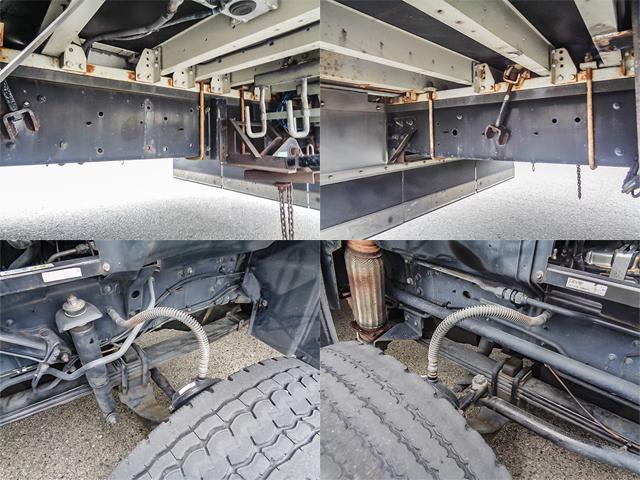 クオン 　トレクス製アルミウイング　油圧式パレットローラー　２デフ　最大積載１２，８００ｋｇ　荷台寸法（長９６０×幅２４１×高２６０）　１０トン　１０ｔ　対応免許／大型免許（33枚目）