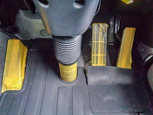 クオン 　トレクス製アルミウイング　油圧式パレットローラー　２デフ　最大積載１２，８００ｋｇ　荷台寸法（長９６０×幅２４１×高２６０）　１０トン　１０ｔ　対応免許／大型免許（47枚目）