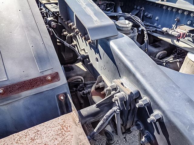 クオン トレーラーヘッド 車検あり ハイルーフ アルミホイール 後輪エアサス エスコット 460馬力 第五輪荷重11500kg 10トン 10t 対応免許/大型免許(15枚目)